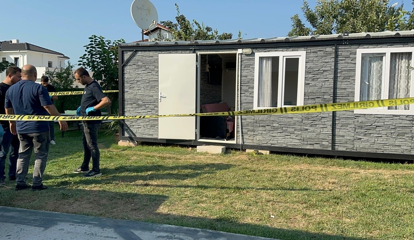 Yaşlı adam silahla başından vurulmuş halde bulundu