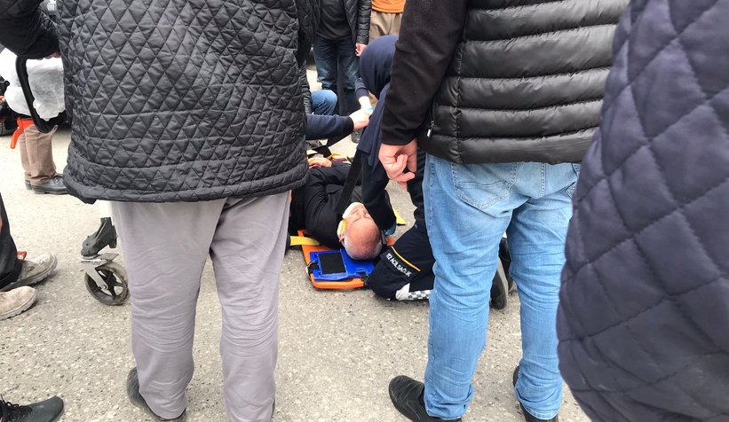 Yaşlı adama araç çarptı