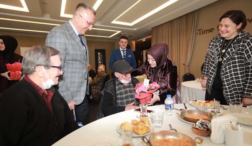 Yaşlılar baş tacımızdır