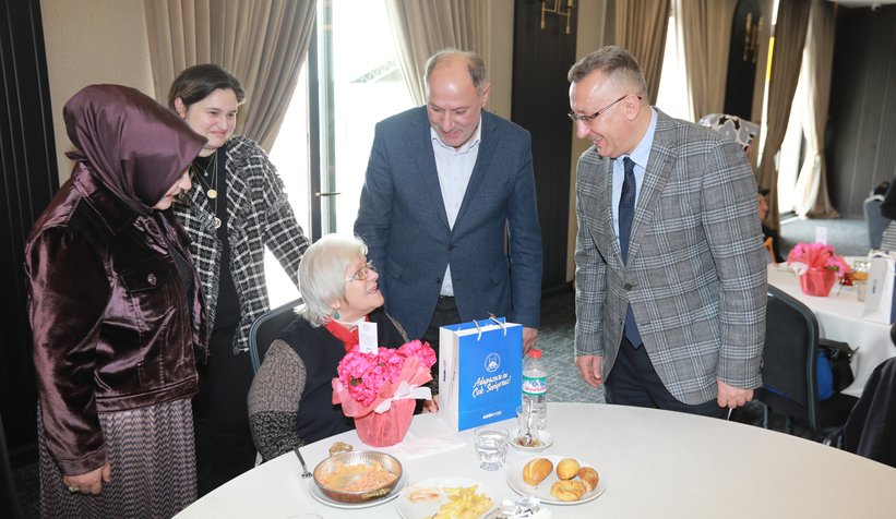 Yaşlılar baş tacımızdır