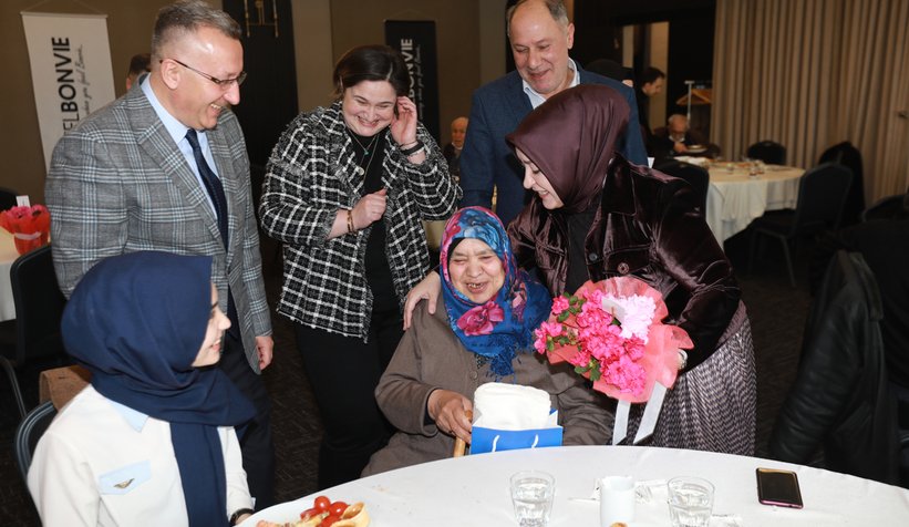 Yaşlılar baş tacımızdır