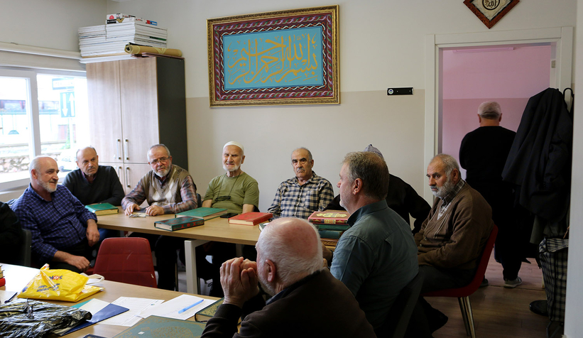 Yaşlılar Kur’an-ı Kerim kursuna yoğun ilgi gösterdi