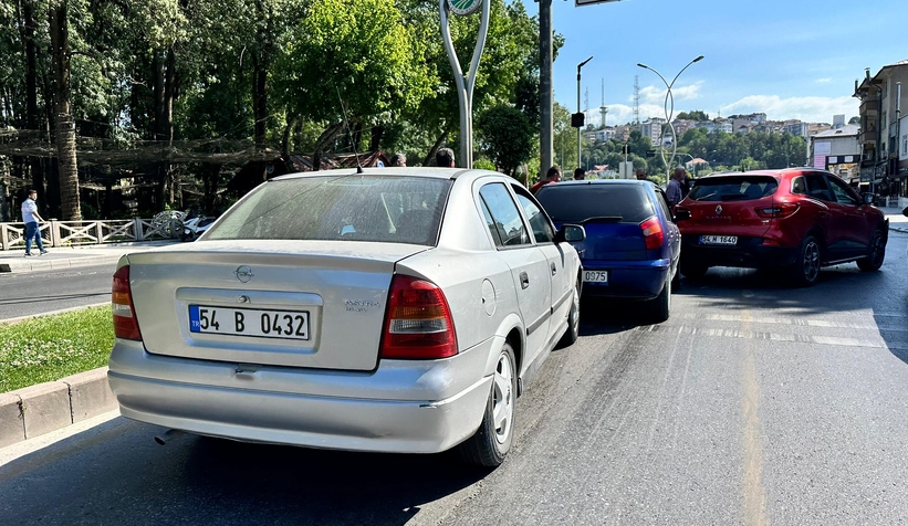 yaya-gecidinde-zincirleme-kazav25wousyzk