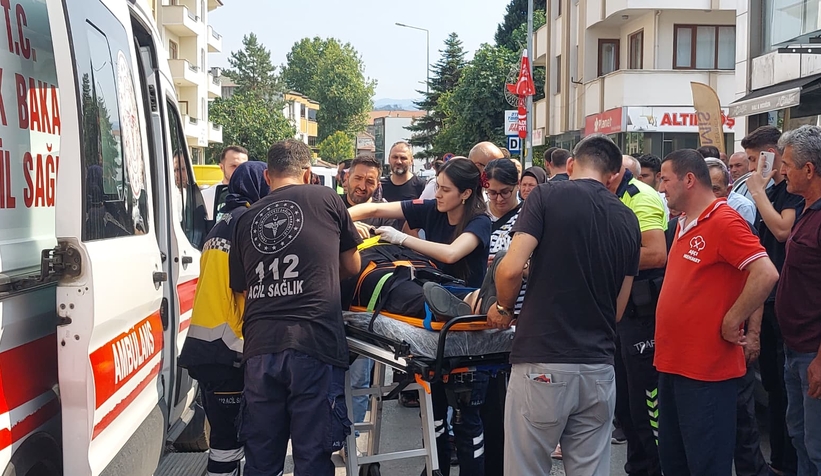 Yaya Kadına Kamyonet Çarptı: Sürücü Kaçtı, Vatandaş Takip Etti!