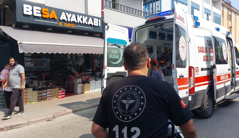 Yaya Kadına Kamyonet Çarptı: Sürücü Kaçtı, Vatandaş Takip Etti!