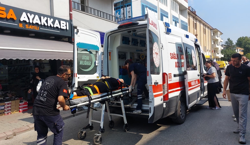 Yaya Kadına Kamyonet Çarptı: Sürücü Kaçtı, Vatandaş Takip Etti!