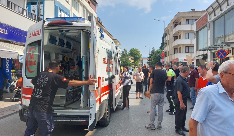 Yaya Kadına Kamyonet Çarptı: Sürücü Kaçtı, Vatandaş Takip Etti!