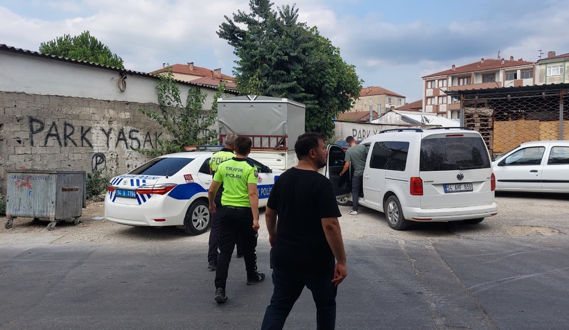 Yaya Kadına Kamyonet Çarptı: Sürücü Kaçtı, Vatandaş Takip Etti!