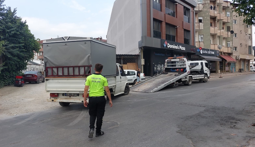 Yaya Kadına Kamyonet Çarptı: Sürücü Kaçtı, Vatandaş Takip Etti!