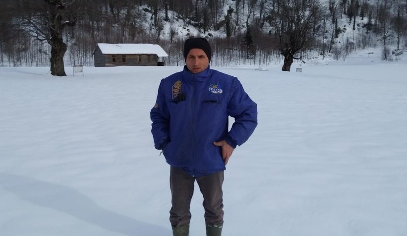 Ot biçerken devrilen traktörün altında kalıp öldü