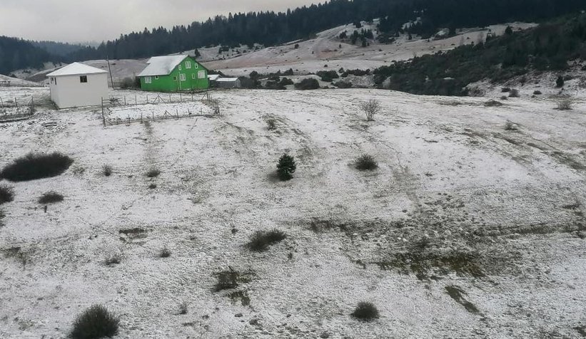 Yaylalar beyaza büründü