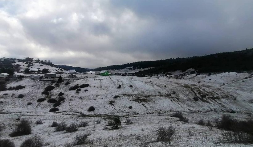Yaylalar beyaza büründü