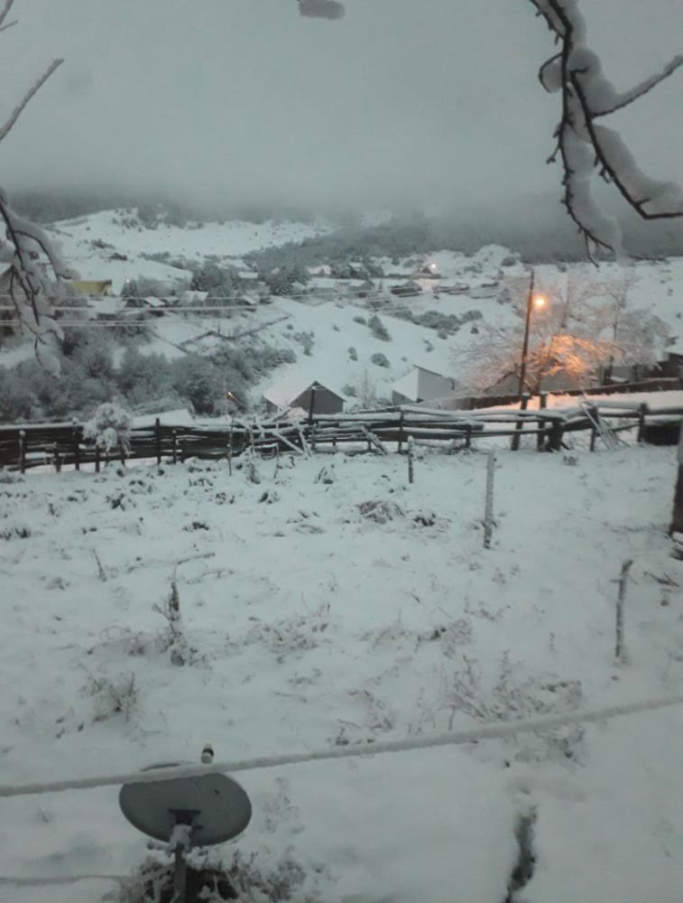 Yaylalarda kar yağışı etkili oldu