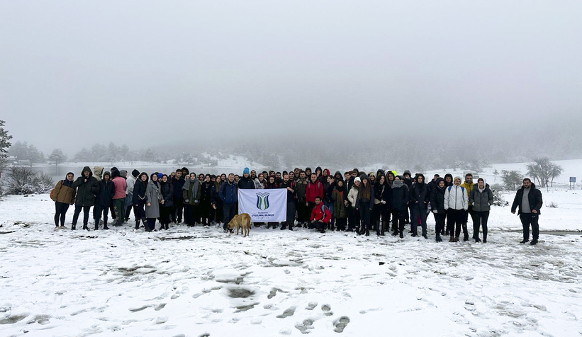 Yaylaları kar yürüyüşü ile keşfettiler