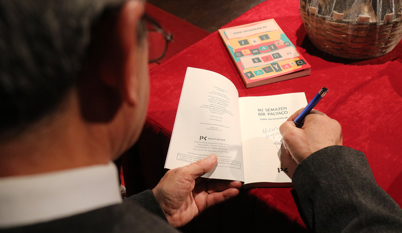 Yazar Yalsızuçanlar Sakaryalı okurlarıyla buluştu