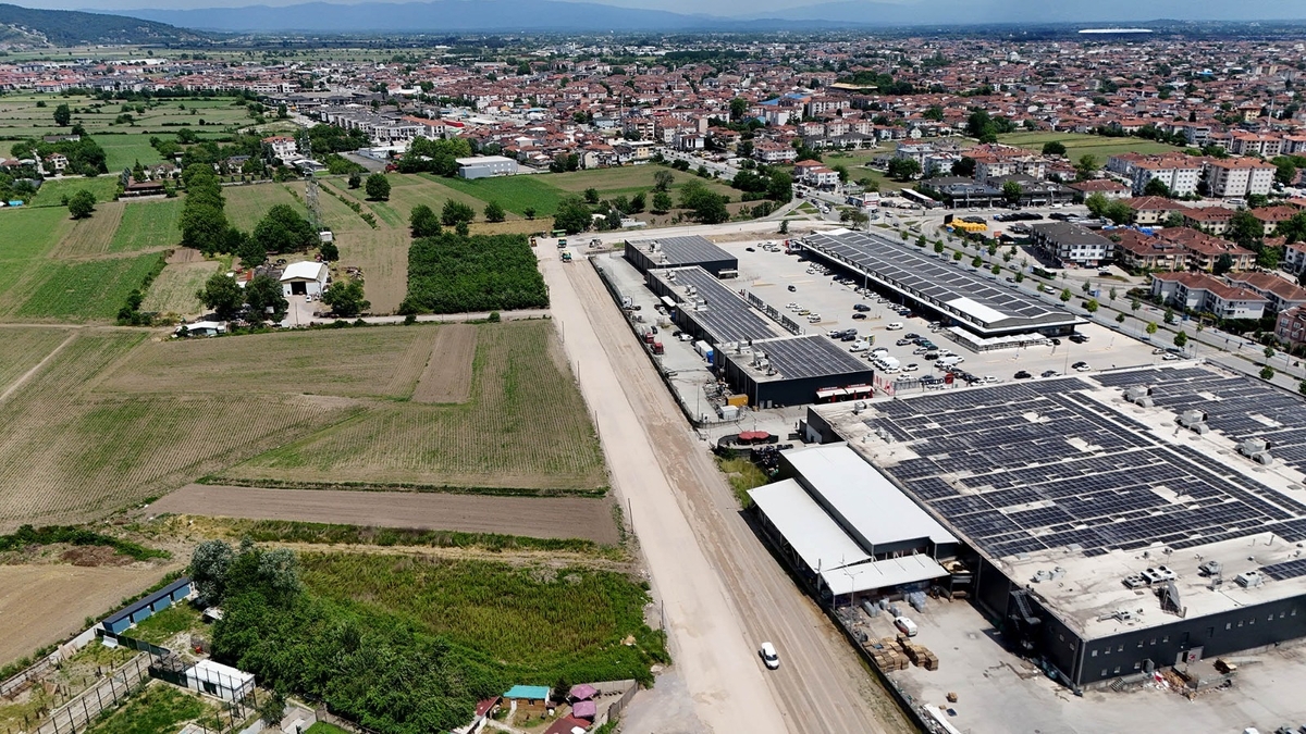 Yazlık Kavşağı’nın trafik yükünü azaltacak yeni koridorda sona gelindi