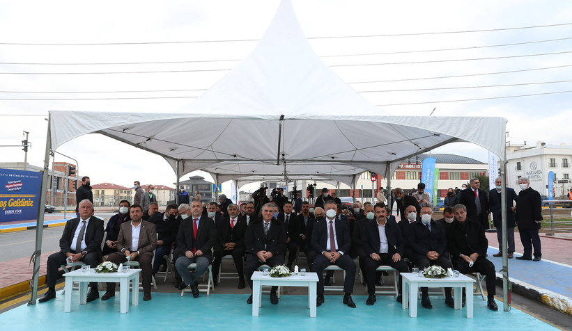 Yazlık’ı rahatlatan cadde ve köprü için görkemli açılış