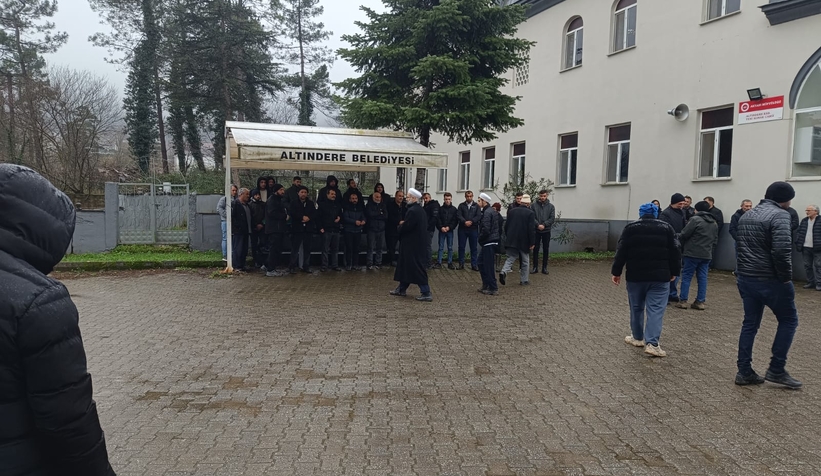 Yemek sırasında fenalaşmıştı genç adam toprağa verildi