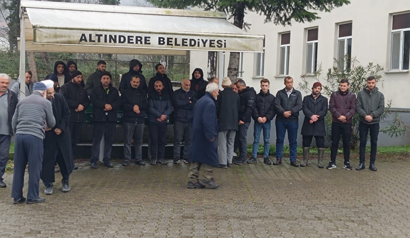 Yemek sırasında fenalaşmıştı genç adam toprağa verildi