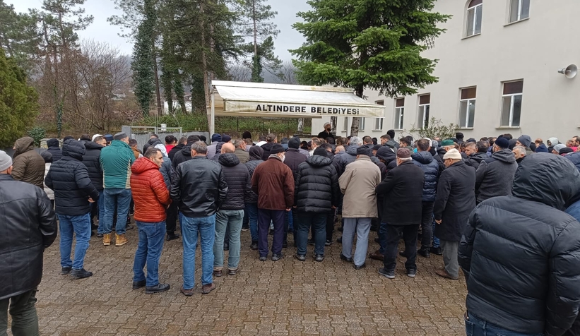 Yemek sırasında fenalaşmıştı genç adam toprağa verildi