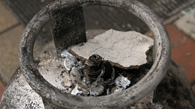 Yemek yapılan tüp patladı