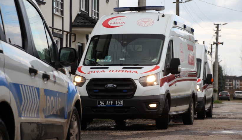 Yemek yerken bayılan karı koca hastaneye kaldırıldı