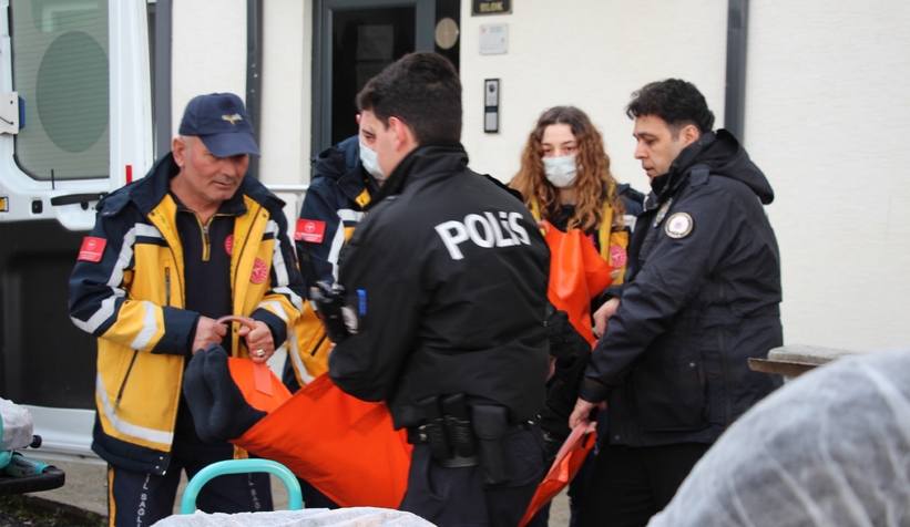 Yemek yerken bayılan karı koca hastaneye kaldırıldı