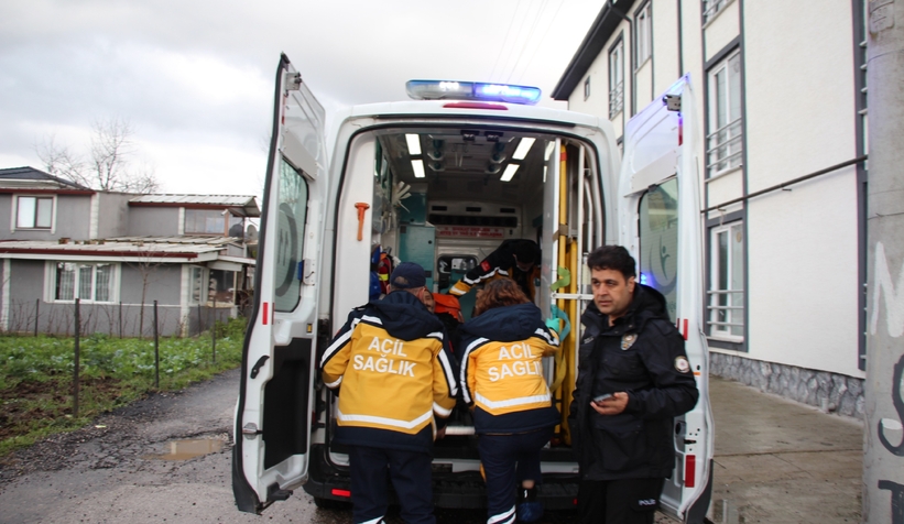 Yemek yerken bayılan karı koca hastaneye kaldırıldı