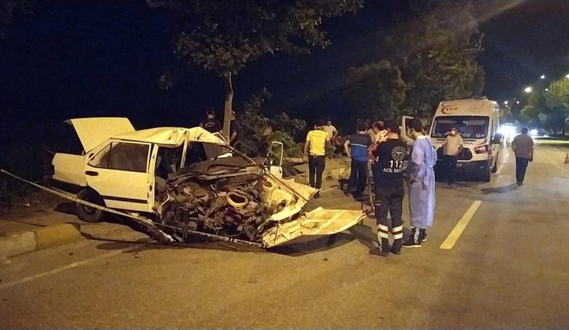 yeni-aldigi-otomobille-gezinti-faciayla-bitti-1-olu-1-agir-yaralir292swjrr2