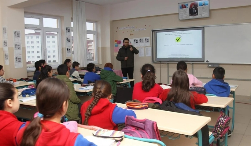 yeni-ogretmenlik-meslek-kanunu-nda-dikkat-ceken-detayuvrowmp3mv