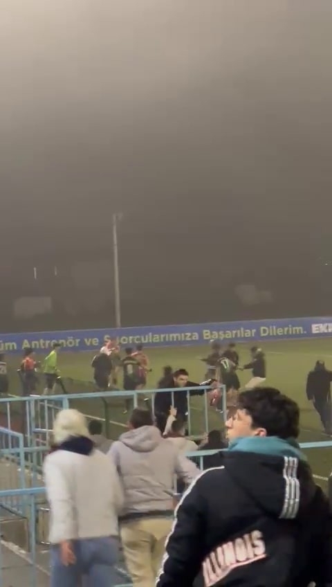 yesil-saha-boks-ringine-dondua1g4mg41de