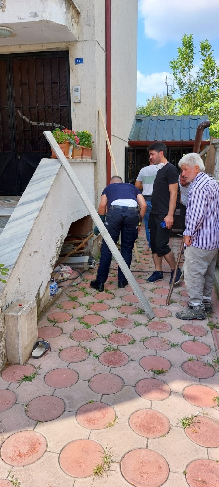 Yılan paniği, didik didik aradılar