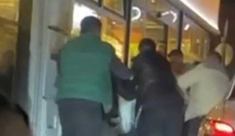 Yol verme kavgasında yumruklar havada uçuştu