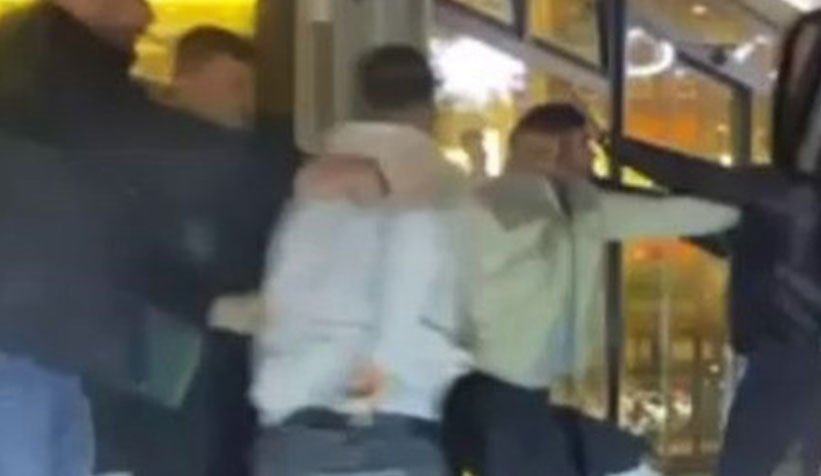 Yol verme kavgasında yumruklar havada uçuştu