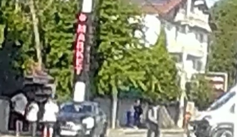yol-vermedigi-yasli-adami-az-kalsin-eziyordurdezuzdnb2