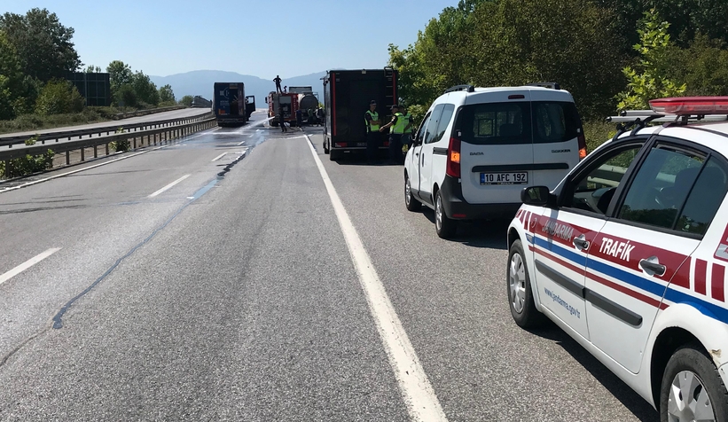 Yola dökülen asit ekipleri alarma geçirdi