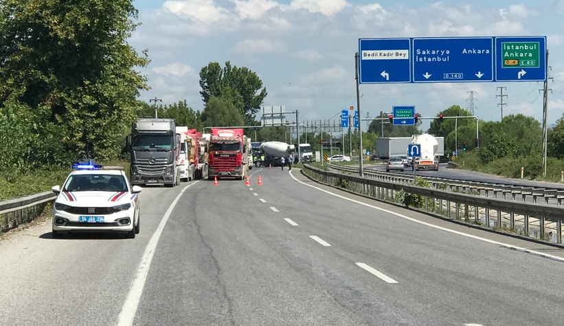 Yola dökülen asit ekipleri alarma geçirdi