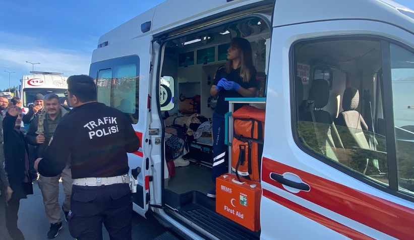 Yolcu otobüsü tırla çarpıştı: Yaralılar var