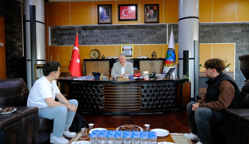 Yolda altın buldular