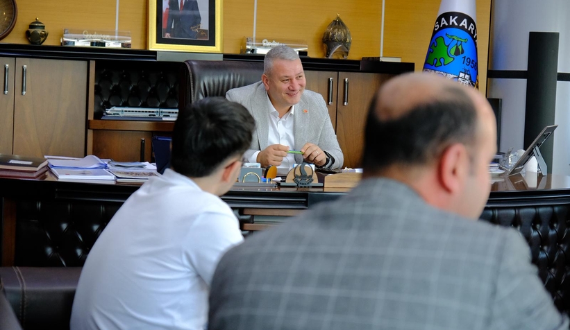 Yolda altın buldular