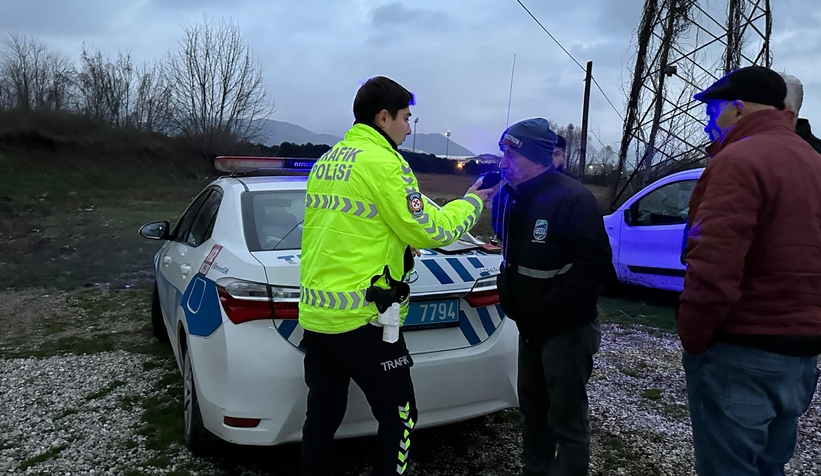 yoldan-cikan-tir-tarlaya-girdinmyyemjvl2