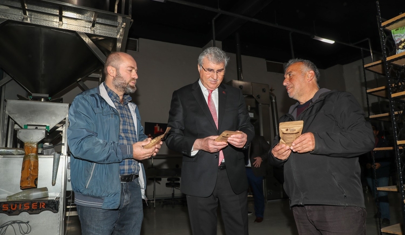 Yüce Karasu'da esnaf ve vatandaşları ziyaret etti