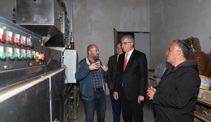 Yüce Karasu'da esnaf ve vatandaşları ziyaret etti