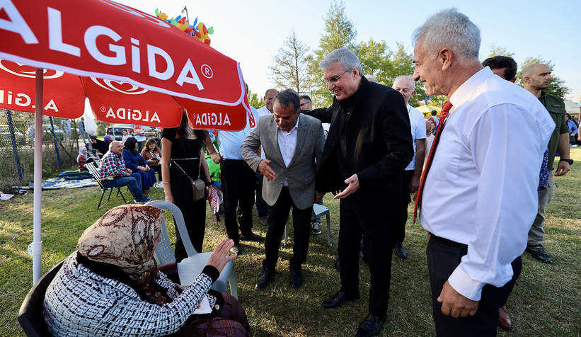 Yüce vatandaşlarla şenlikte buluştu