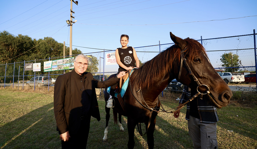 Yüce vatandaşlarla şenlikte buluştu