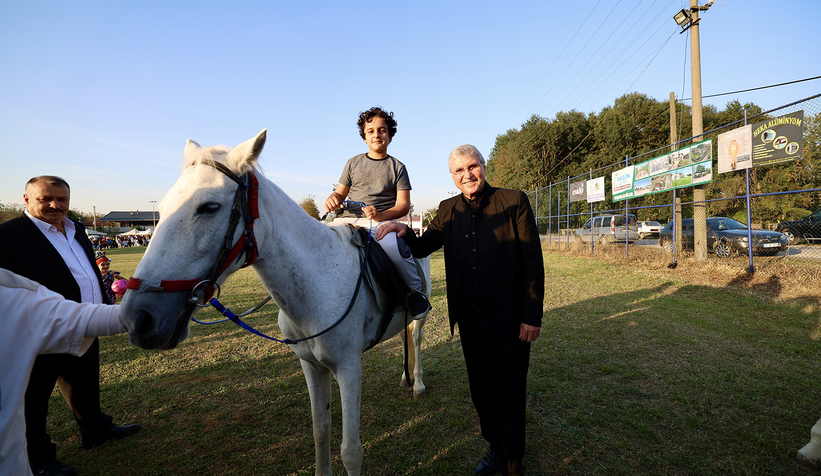 Yüce vatandaşlarla şenlikte buluştu