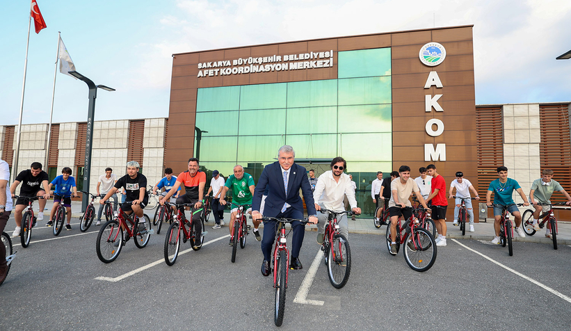 Yüce’den Harmanlıkspor’un genç sporcularına bisiklet ödülü