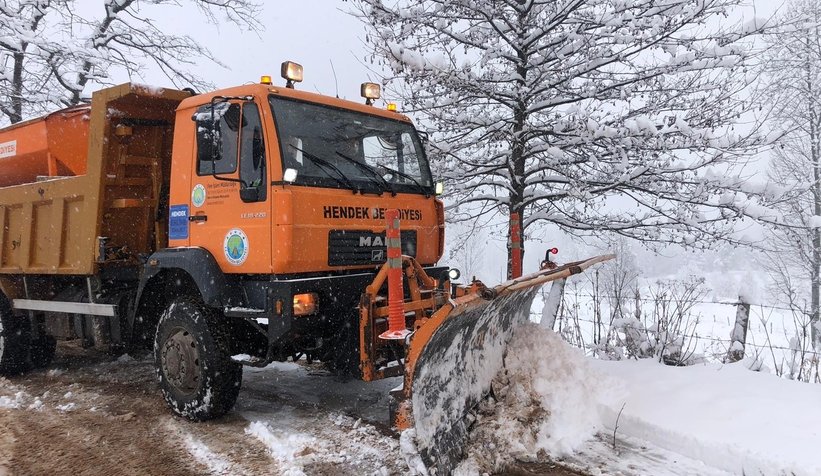 Yüksek kesimlerde karla mücadele başladı