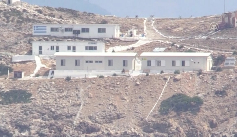 Yunanistan'ın Keçi Adası'ndaki silahlandırma provokasyonu görüntülendi