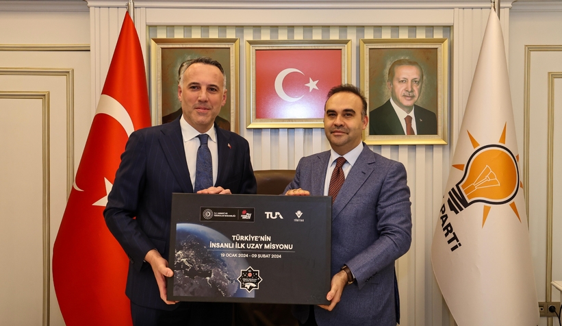 yunus-tever-bakan-kacir-a-tesekkur-ettiqwo0ny9qt3